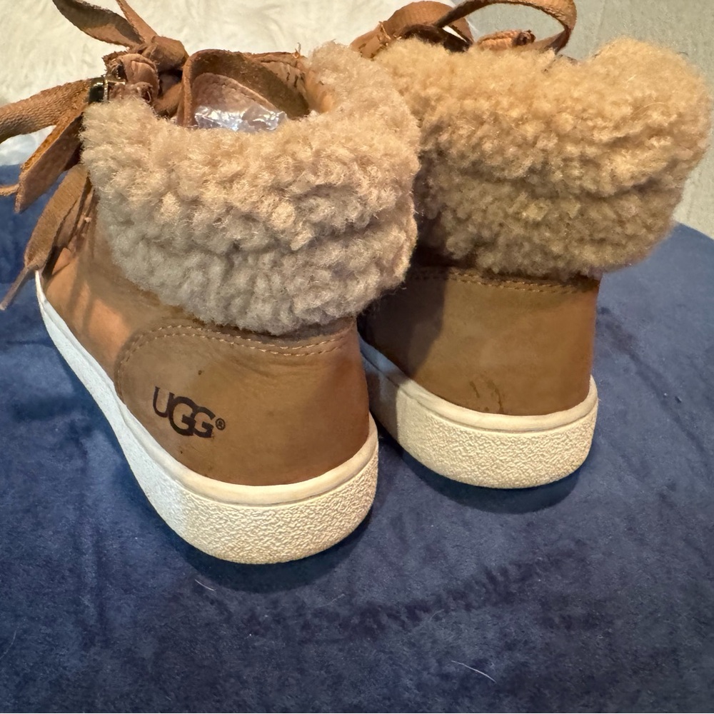 UGG Brown Leather Sneakers with Shearling - Picture 6 of 8